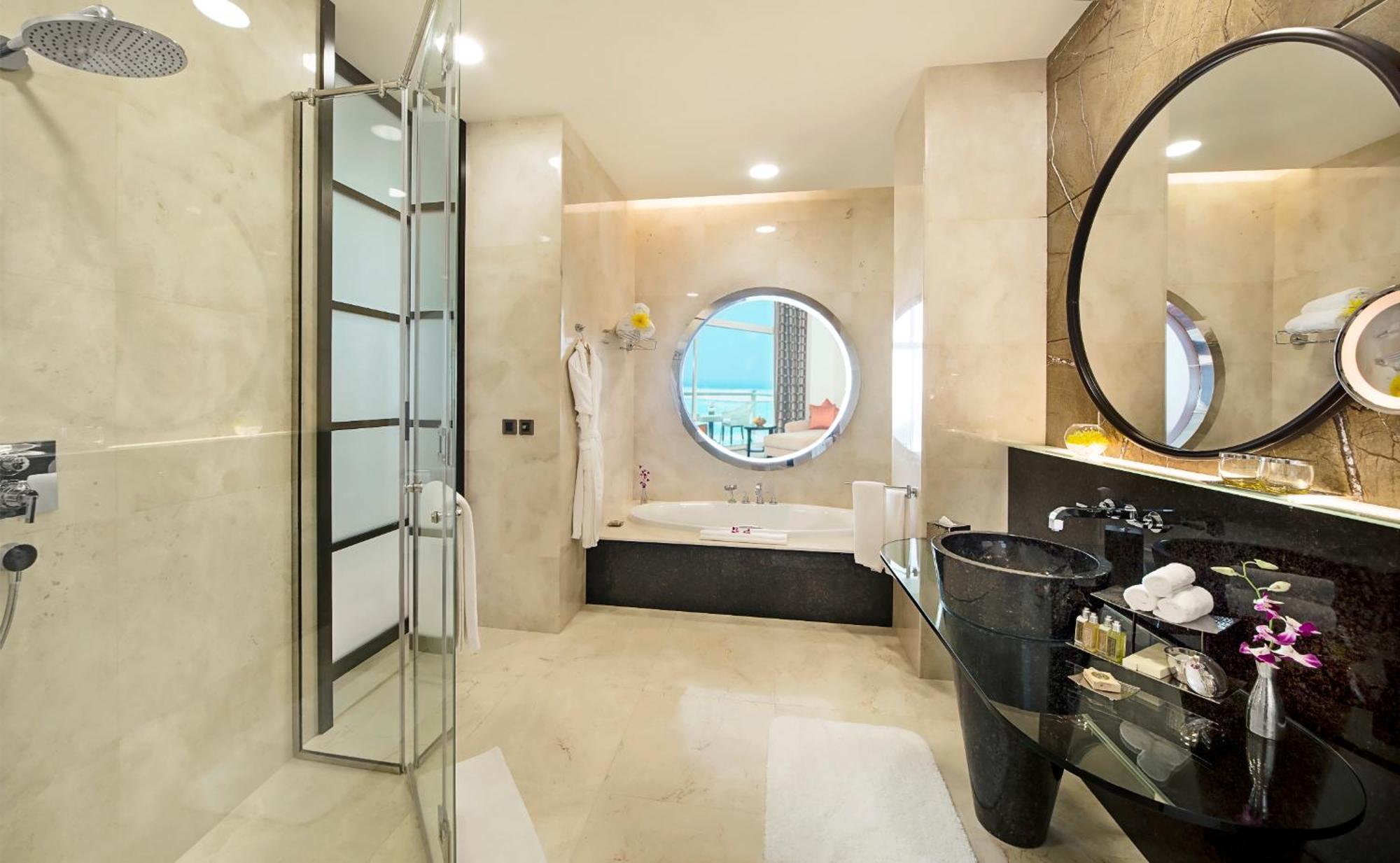 Deluxe Gulf View Room Twin– daily shuttle bus to Yas attractions Yas Mall Grand Mosque
